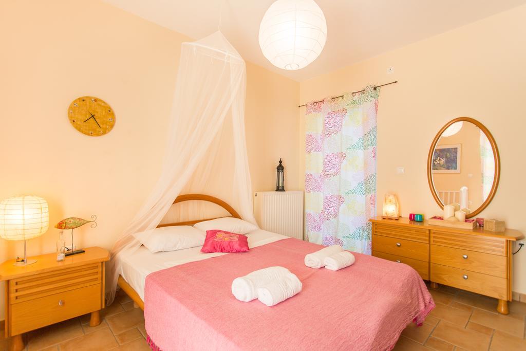 Marathon Beachside Villa 100M From The Beach Schinias Bagian luar foto