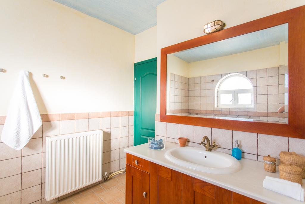 Marathon Beachside Villa 100M From The Beach Schinias Bagian luar foto